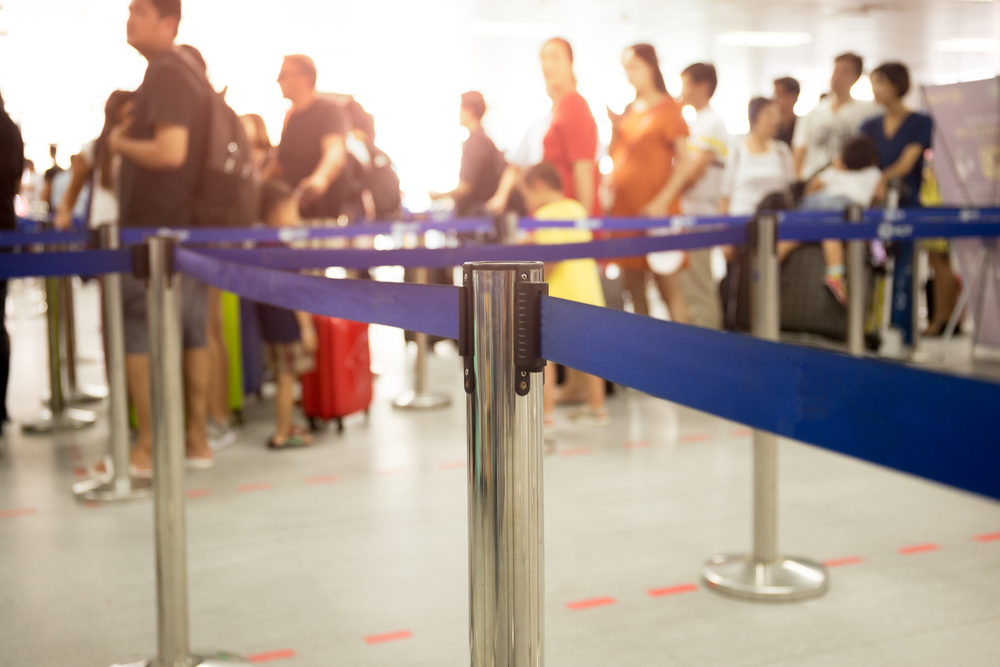 manchester airport queue